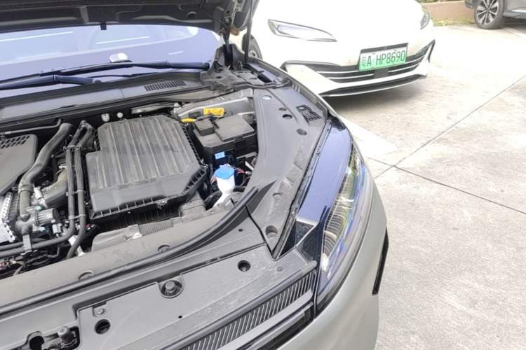 Used Chery Fengyun Fulwin A9L 2025 Model, Guanghui Four-Wheel Drive Peak Edition Engine Bay Left