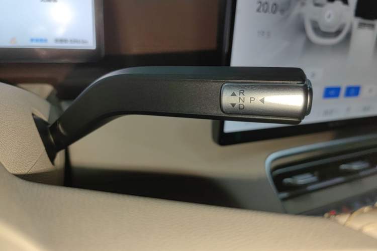 Used Chery Fengyun Fulwin A9L 2025 Model, Guanghui Four-Wheel Drive Peak Edition Gear Lever
