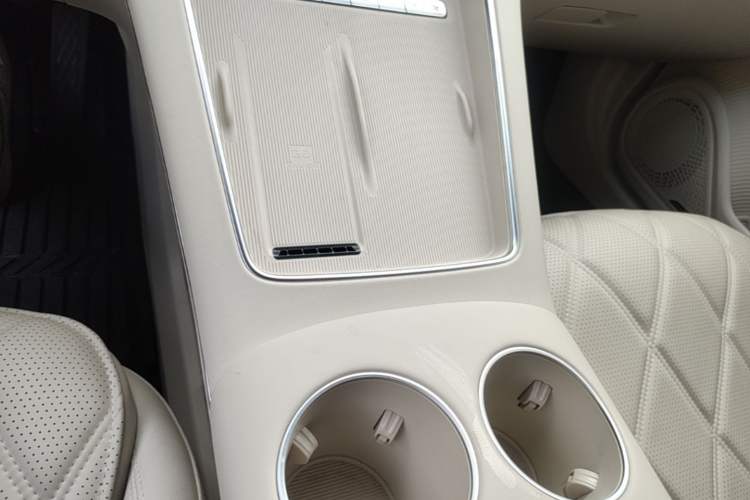 Used Chery Fengyun Fulwin A9L 2025 Model, Guanghui Four-Wheel Drive Peak Edition Gear Lever