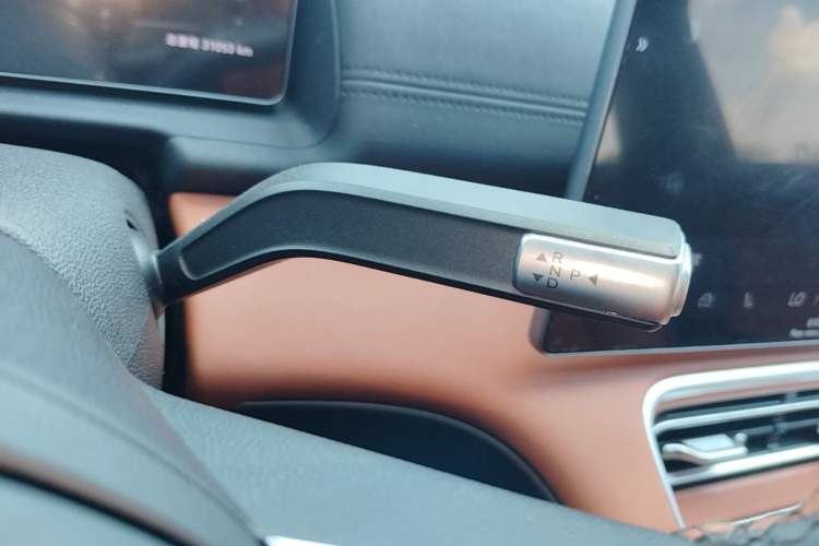 Used Chery Fengyun Fulwin A9L 2025 Model, 260 Ultra-Long Range Prestige Edition Gear Lever