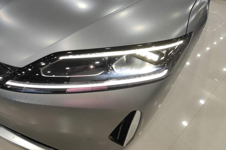 Used Chery Fengyun Fulwin A9L 2025 Model, Guanghui Four-Wheel Drive Peak Edition Left Front Headlight
