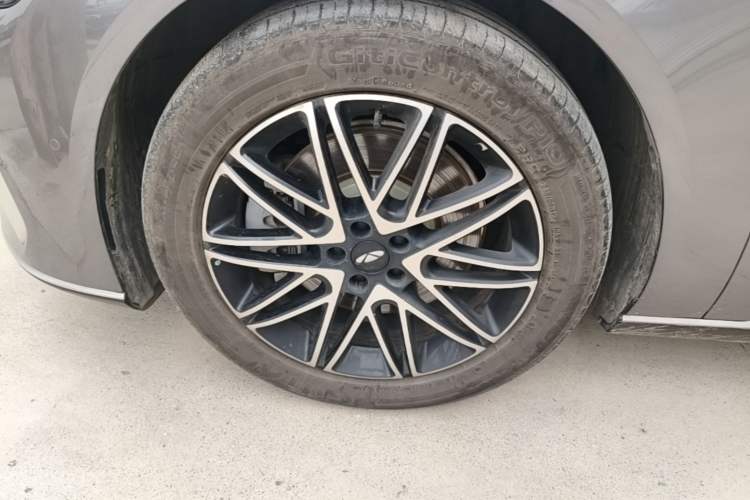 Used Chery Fengyun Fulwin A9L 2025 Model, 260 Ultra-Long Range Prestige Edition Left Front Wheel Hub