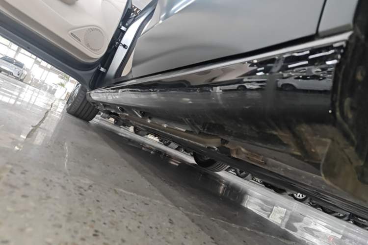 Used Chery Fengyun Fulwin A9L 2025 Model, Guanghui Four-Wheel Drive Peak Edition Left Side Sill