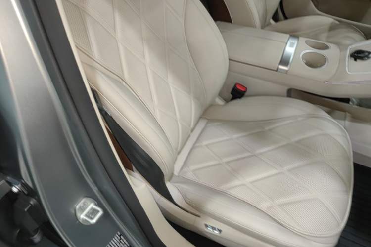 Used Chery Fengyun Fulwin A9L 2025 Model, Guanghui Four-Wheel Drive Peak Edition Right Front Seat