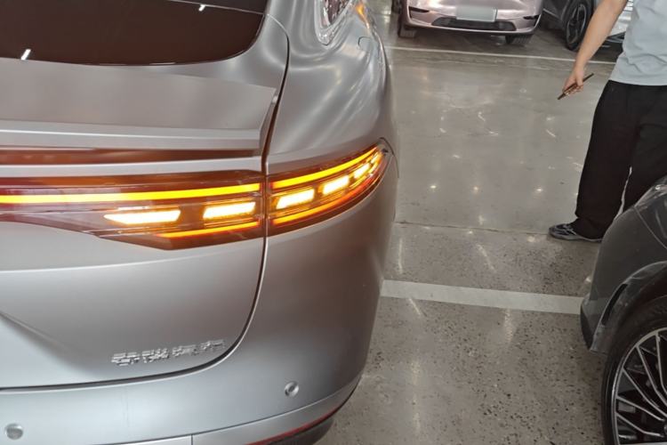Used Chery Fengyun Fulwin A9L 2025 Model, Guanghui Four-Wheel Drive Peak Edition Right Rear Taillight