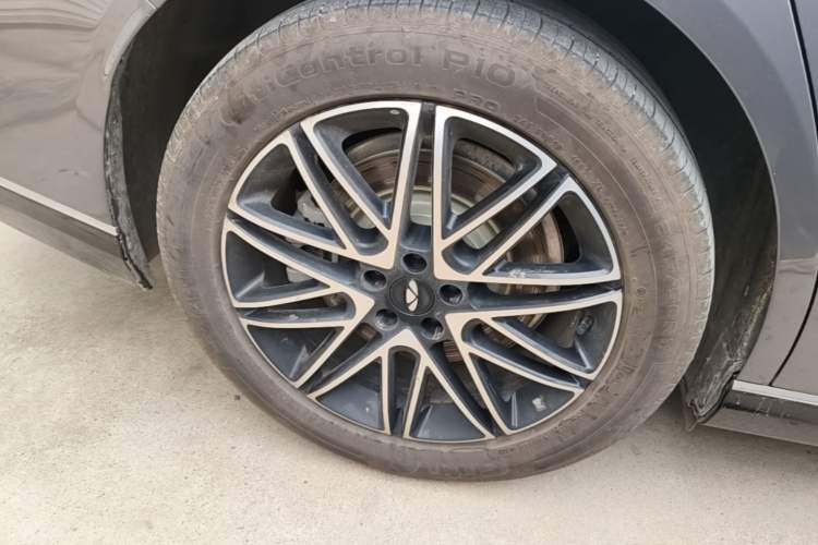 Used Chery Fengyun Fulwin A9L 2025 Model, 260 Ultra-Long Range Prestige Edition Right Rear Wheel Hub