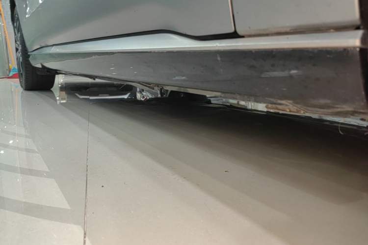 Used Chery Fengyun Fulwin A9L 2025 Model, Guanghui Four-Wheel Drive Peak Edition Right Side Sill