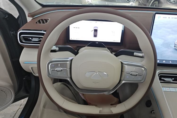 Used Chery Fengyun Fulwin A9L 2025 Model, Guanghui Four-Wheel Drive Peak Edition Steering Wheel