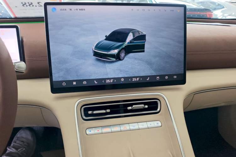 Used Chery Fengyun Fulwin A9L 2025 Model, 260 Ultra-Long Range Prestige Edition Audio And AC Panel