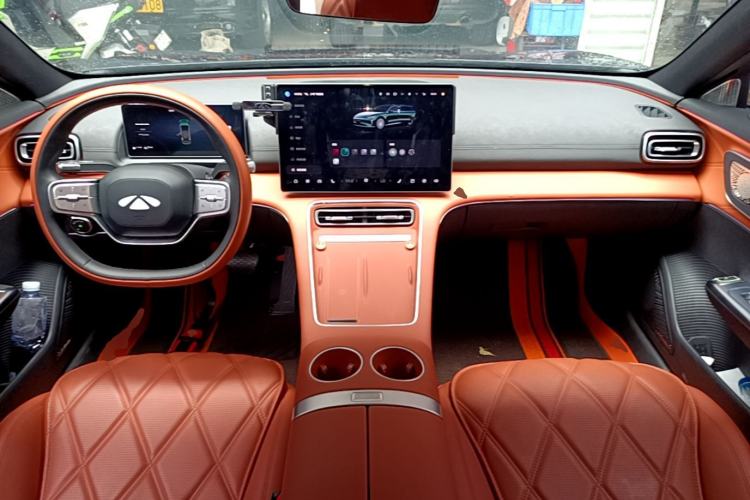 Used Chery Fengyun Fulwin A9L 2025 Model, 260 Boya Luxury Edition Center Console