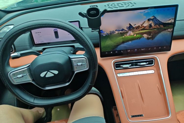 Used Chery Fengyun Fulwin A9L 2025 Model, 260 Ultra-Long Range Luxury Edition Center Console