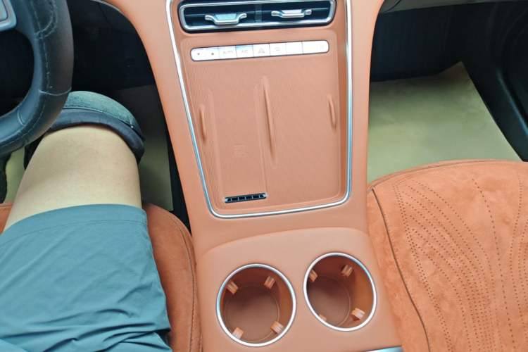 Used Chery Fengyun Fulwin A9L 2025 Model, 260 Ultra-Long Range Luxury Edition Gear Lever