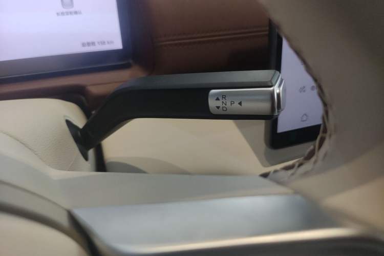 Used Chery Fengyun Fulwin A9L 2025 Model, 260 Ultra-Long Range Prestige Edition Gear Lever