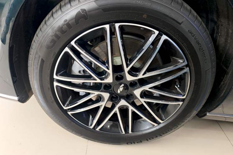 Used Chery Fengyun Fulwin A9L 2025 Model, 260 Ultra-Long Range Prestige Edition Left Front Wheel Hub