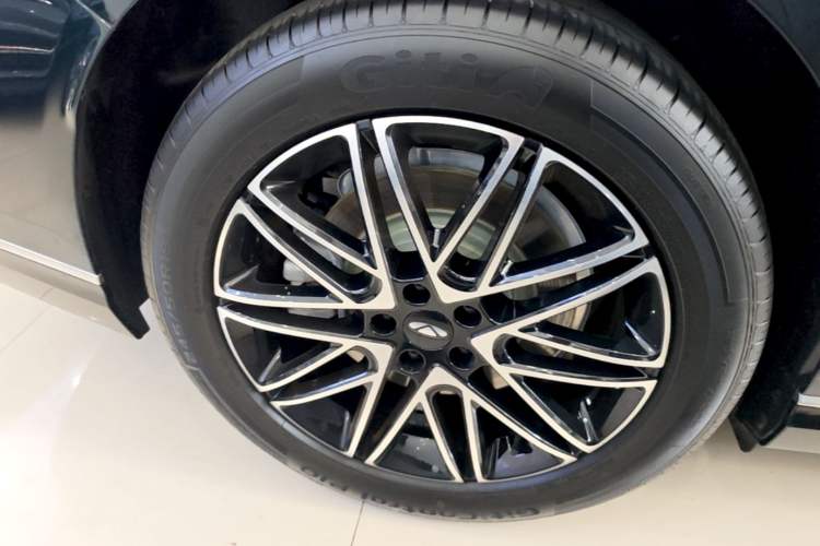 Used Chery Fengyun Fulwin A9L 2025 Model, 260 Ultra-Long Range Prestige Edition Right Rear Wheel Hub