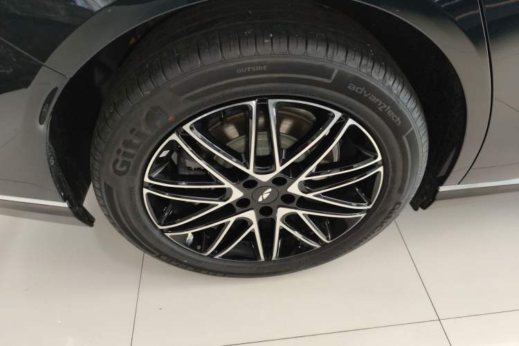 Used Chery Fengyun Fulwin A9L 2025 Model, 260 Ultra-Long Range Prestige Edition Right Rear Wheel Hub