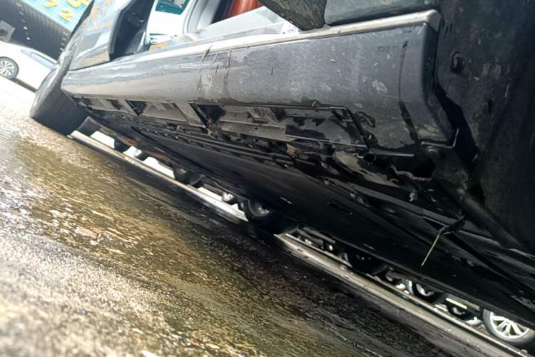 Used Chery Fengyun Fulwin A9L 2025 Model, 260 Boya Luxury Edition Right Side Sill