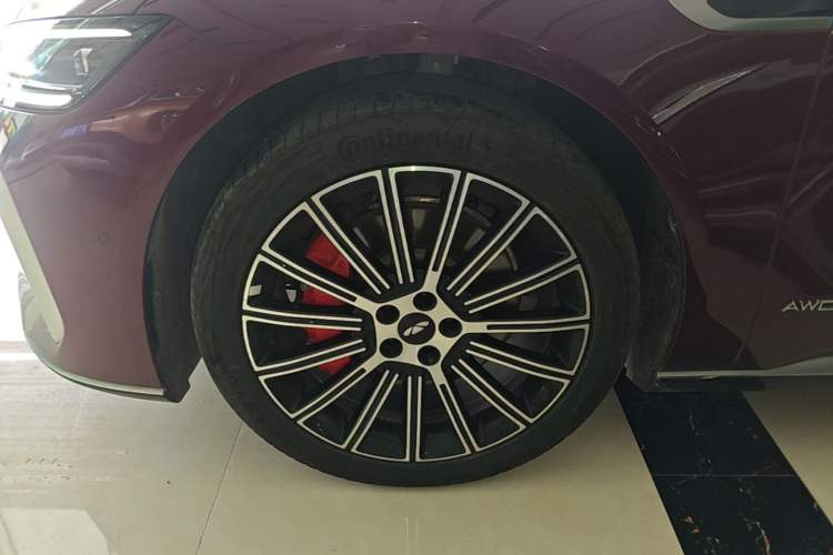 Used Chery Fengyun Fulwin A9L 2025 Model, Guanghui Four-Wheel Drive Peak Edition Left Front Wheel Hub