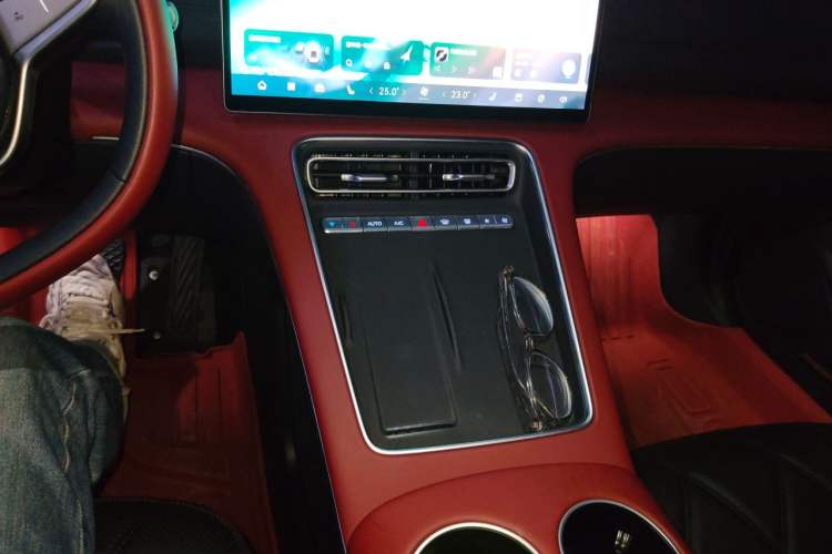 Used Chery Fengyun Fulwin A9L 2025 Model, Four-Wheel Drive High-Energy Peak Edition Audio And AC Panel