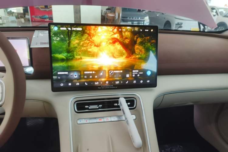 Used Chery Fengyun Fulwin A9L 2025 Model, 260 Ultra-Long Range Prestige Edition Audio And AC Panel