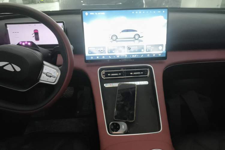 Used Chery Fengyun Fulwin A9L 2025 Model, Four-Wheel Drive High-Energy Peak Edition Audio And AC Panel