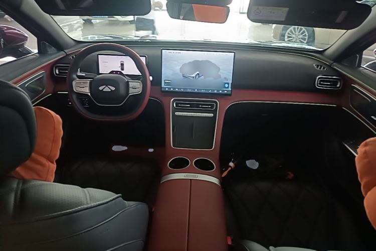 Used Chery Fengyun Fulwin A9L 2025 Model, Four-Wheel Drive High-Energy Peak Edition Center Console
