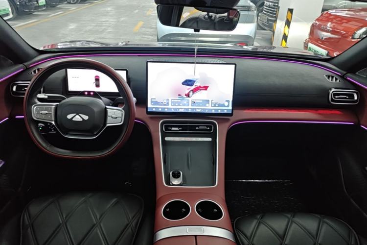 Used Chery Fengyun Fulwin A9L 2025 Model, Four-Wheel Drive High-Energy Peak Edition Center Console