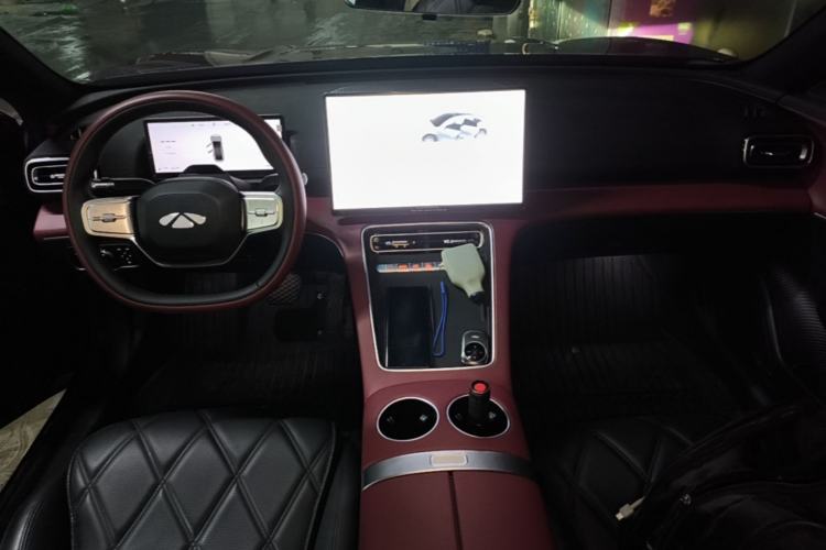 Used Chery Fengyun Fulwin A9L 2025 Model, Four-Wheel Drive High-Energy Peak Edition Center Console