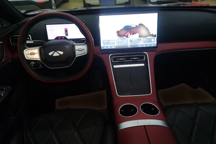 Used Chery Fengyun Fulwin A9L 2025 Model, Four-Wheel Drive High-Energy Peak Edition Center Console