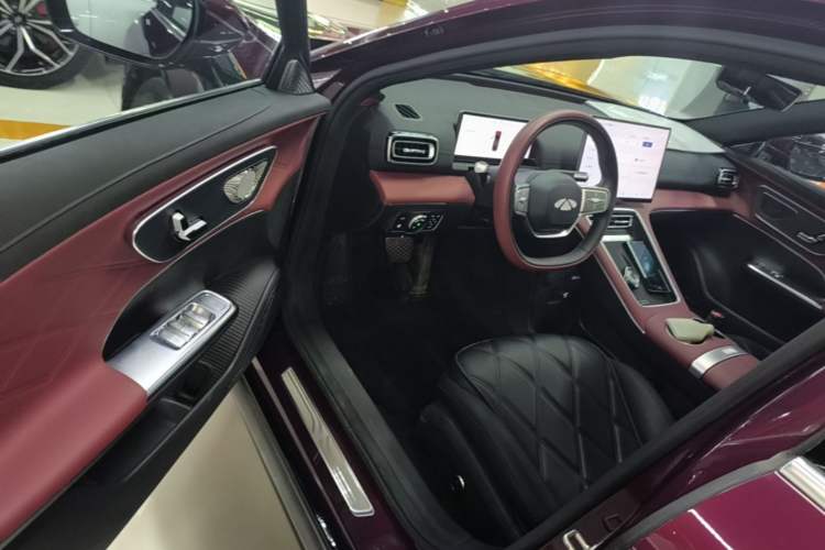 Used Chery Fengyun Fulwin A9L 2025 Model, Four-Wheel Drive High-Energy Peak Edition Driver Seat