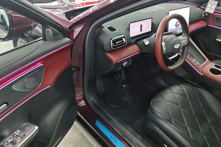 Used Chery Fengyun Fulwin A9L 2025 Model, Four-Wheel Drive High-Energy Peak Edition Driver Seat