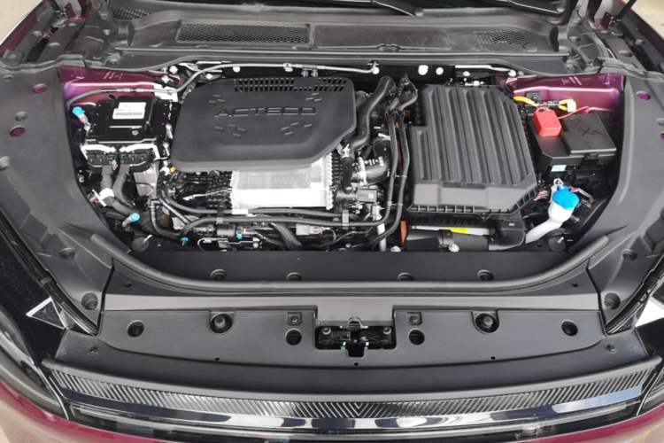 Used Chery Fengyun Fulwin A9L 2025 Model, Four-Wheel Drive High-Energy Peak Edition Engine Bay