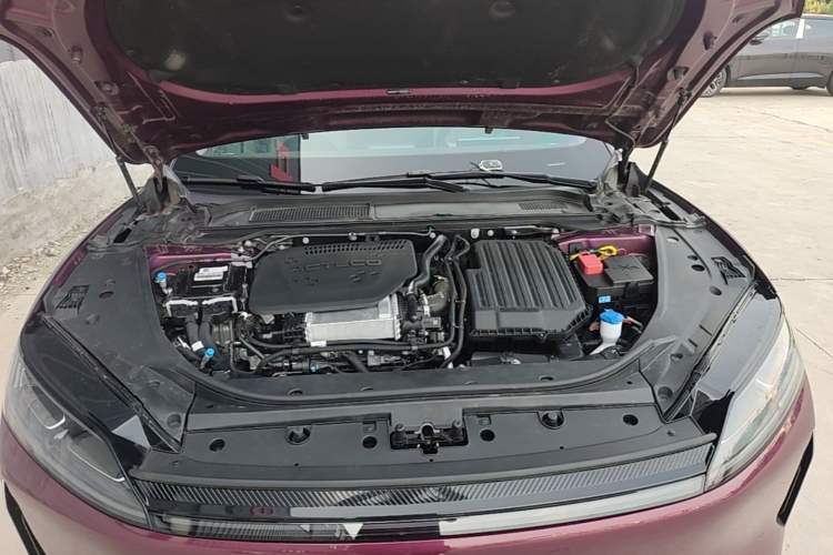 Used Chery Fengyun Fulwin A9L 2025 Model, 260 Boya Luxury Edition Engine Bay