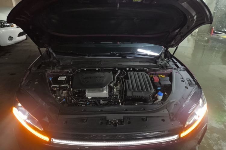 Used Chery Fengyun Fulwin A9L 2025 Model, Four-Wheel Drive High-Energy Peak Edition Engine Bay