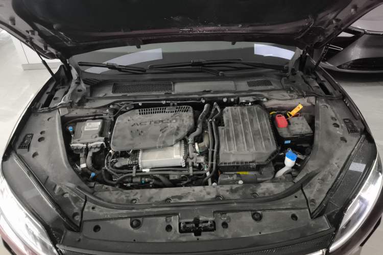 Used Chery Fengyun Fulwin A9L 2025 Model, Four-Wheel Drive High-Energy Peak Edition Engine Bay