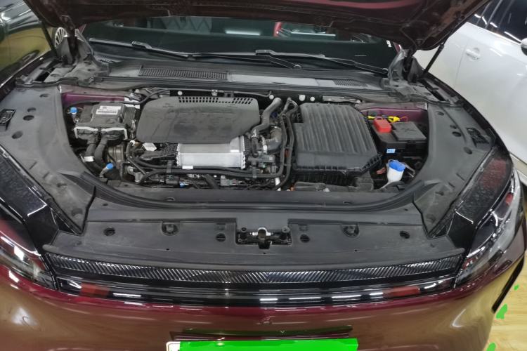 Used Chery Fengyun Fulwin A9L 2025 Model, Four-Wheel Drive High-Energy Peak Edition Engine Bay