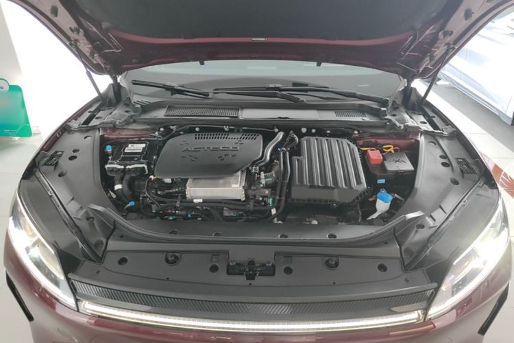 Used Chery Fengyun Fulwin A9L 2025 Model, Guanghui Four-Wheel Drive High-Energy Edition Engine Bay