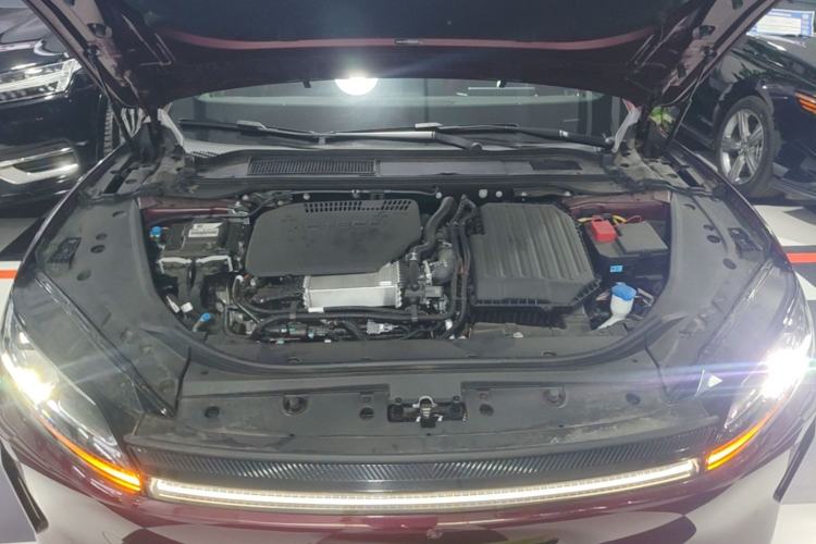 Used Chery Fengyun Fulwin A9L 2025 Model, Four-Wheel Drive High-Energy Peak Edition Engine Bay