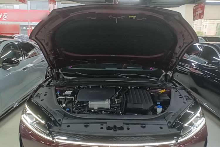 Used Chery Fengyun Fulwin A9L 2025 Model, Four-Wheel Drive High-Energy Peak Edition Engine Bay