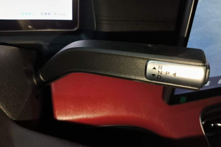 Used Chery Fengyun Fulwin A9L 2025 Model, Four-Wheel Drive High-Energy Peak Edition Gear Lever