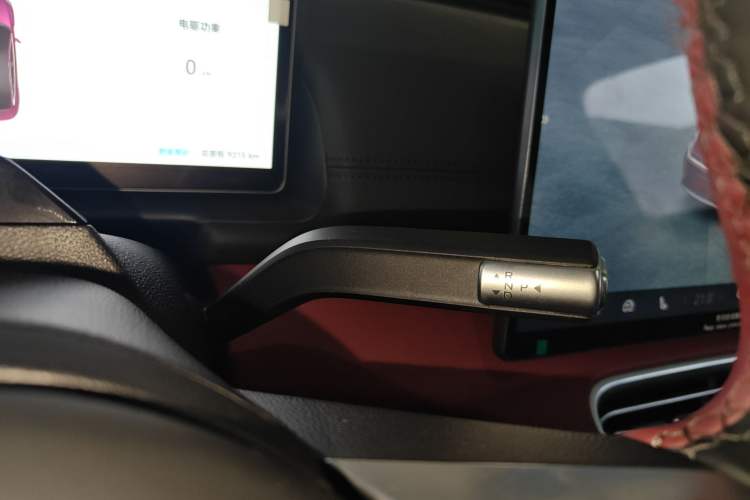 Used Chery Fengyun Fulwin A9L 2025 Model, Four-Wheel Drive High-Energy Peak Edition Gear Lever