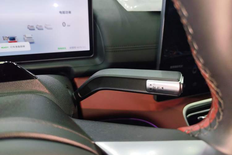 Used Chery Fengyun Fulwin A9L 2025 Model, Four-Wheel Drive High-Energy Peak Edition Gear Lever