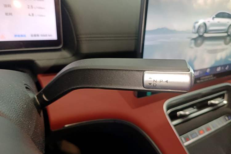 Used Chery Fengyun Fulwin A9L 2025 Model, Four-Wheel Drive High-Energy Peak Edition Gear Lever