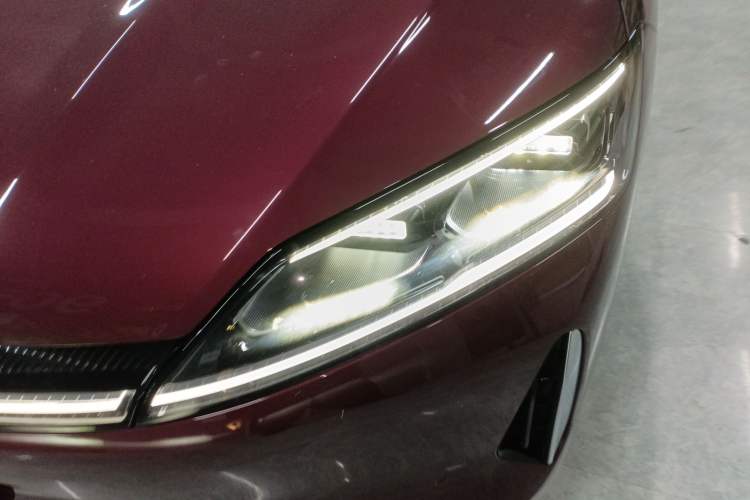 Used Chery Fengyun Fulwin A9L 2025 Model, Four-Wheel Drive High-Energy Peak Edition Left Front Headlight