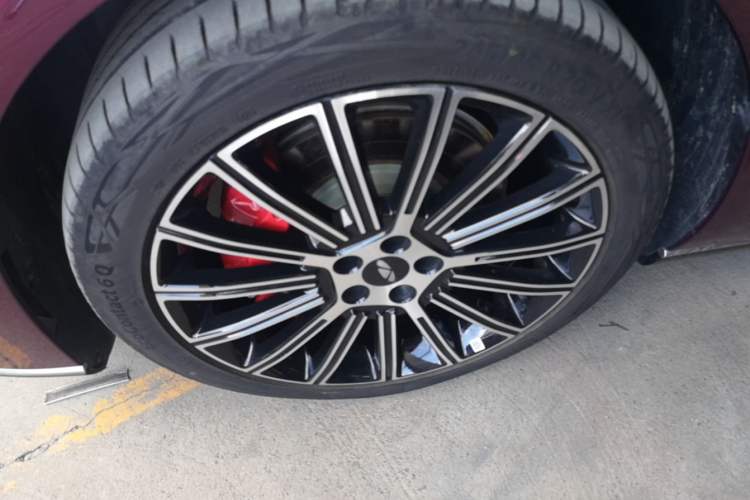 Used Chery Fengyun Fulwin A9L 2025 Model, Four-Wheel Drive High-Energy Peak Edition Left Front Wheel Hub