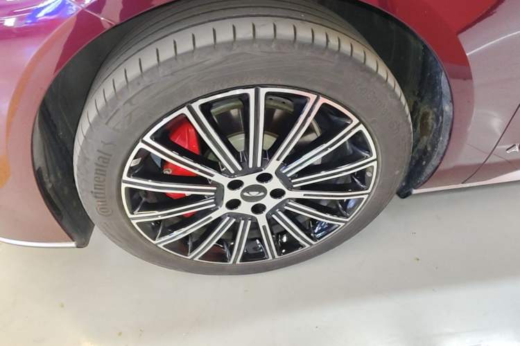 Used Chery Fengyun Fulwin A9L 2025 Model, Guanghui Four-Wheel Drive High-Energy Edition Left Front Wheel Hub
