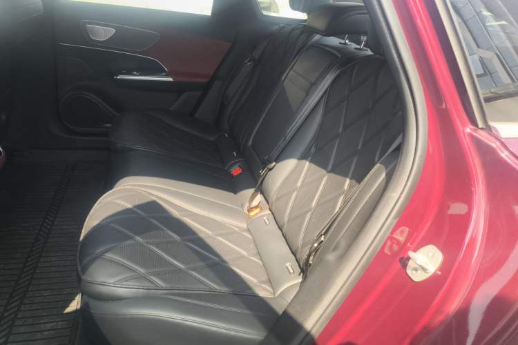 Used Chery Fengyun Fulwin A9L 2025 Model, Four-Wheel Drive High-Energy Peak Edition Left Rear Seat