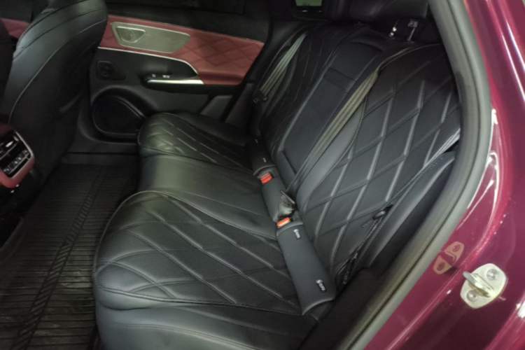 Used Chery Fengyun Fulwin A9L 2025 Model, Four-Wheel Drive High-Energy Peak Edition Left Rear Seat
