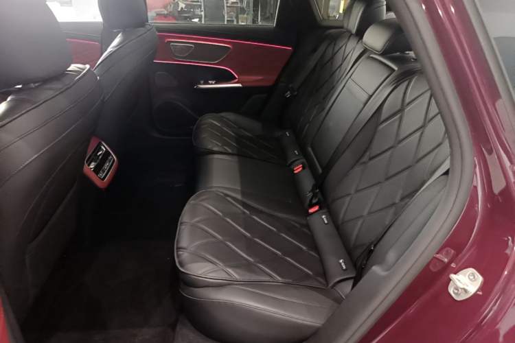 Used Chery Fengyun Fulwin A9L 2025 Model, Four-Wheel Drive High-Energy Peak Edition Left Rear Seat