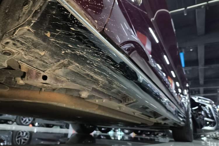 Used Chery Fengyun Fulwin A9L 2025 Model, Four-Wheel Drive High-Energy Peak Edition Left Side Sill